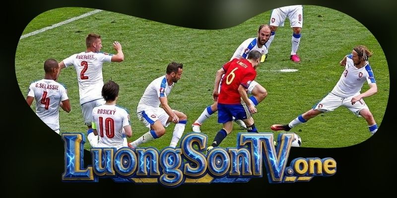 Đội hình bốn hậu vệ trong phân tích kèo bóng